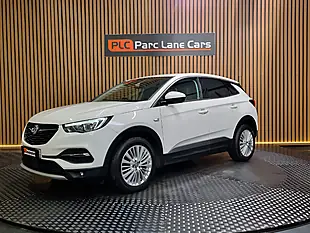 Used 2018 Vauxhall Grandland X Sport Nav White - Interior and Exterior details 5