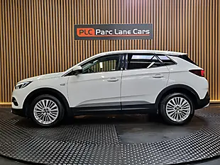 Used 2018 Vauxhall Grandland X Sport Nav White - Interior and Exterior details 6