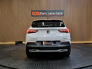Used 2018 Vauxhall Grandland X Sport Nav White - Interior and Exterior details 9