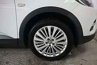 Used 2018 Vauxhall Grandland X Tech Line Nav White - Interior and Exterior details 10