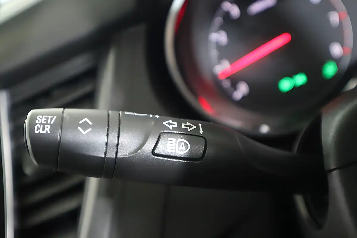Used 2018 Vauxhall Grandland X Tech Line Nav White - Interior and Exterior details 19