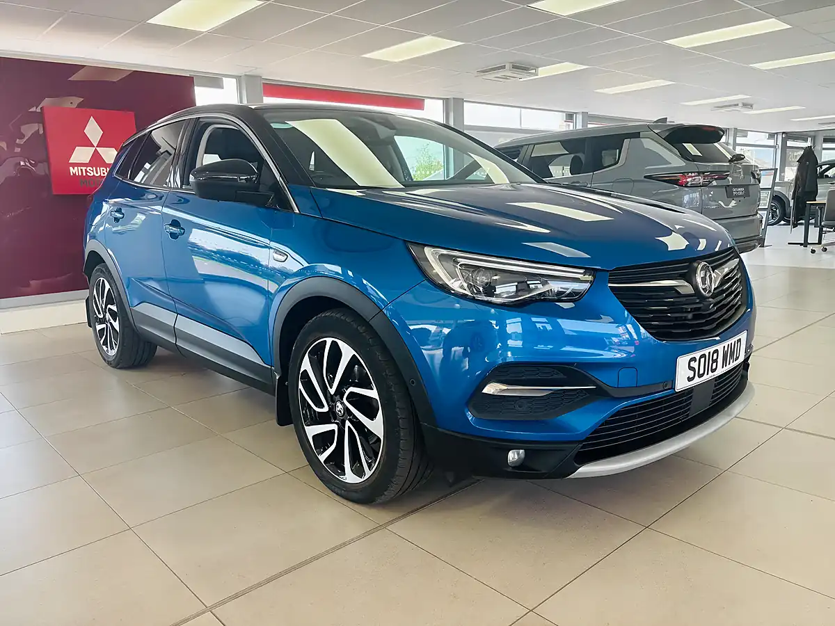 Used 2018 Vauxhall Grandland X Ultimate Blue - Front View