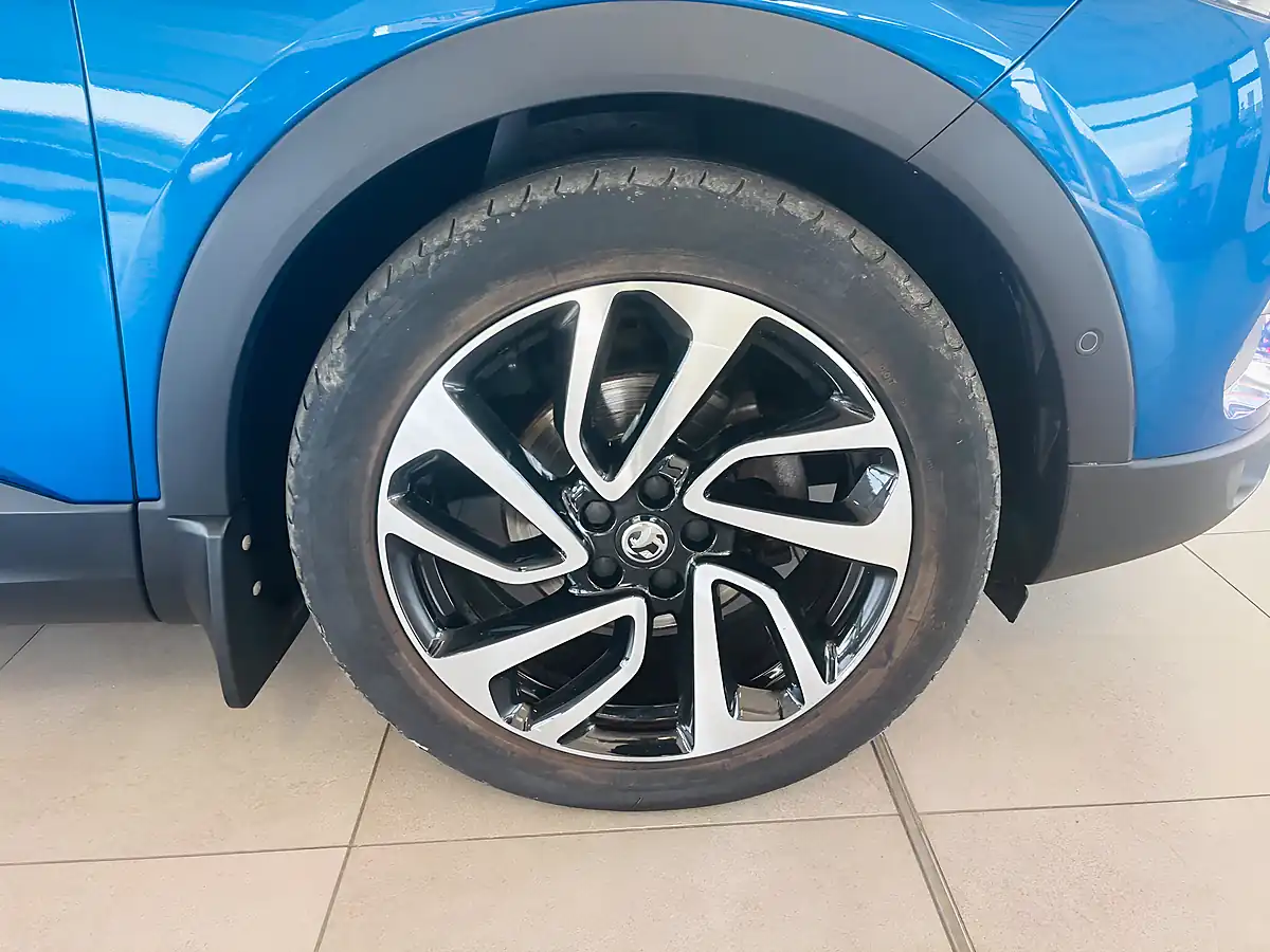 Used 2018 Vauxhall Grandland X Ultimate Blue - Interior and Exterior details 10