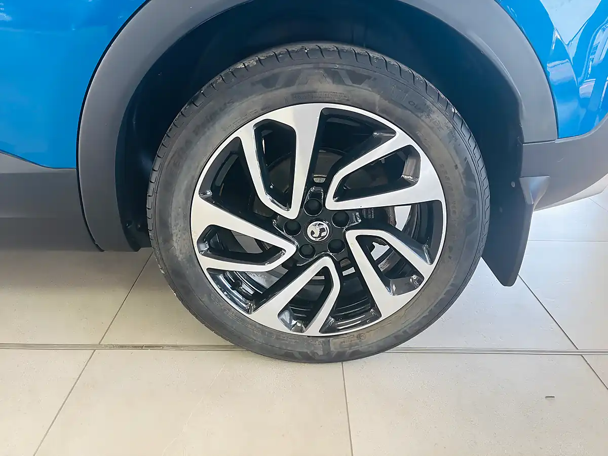 Used 2018 Vauxhall Grandland X Ultimate Blue - Interior and Exterior details 16