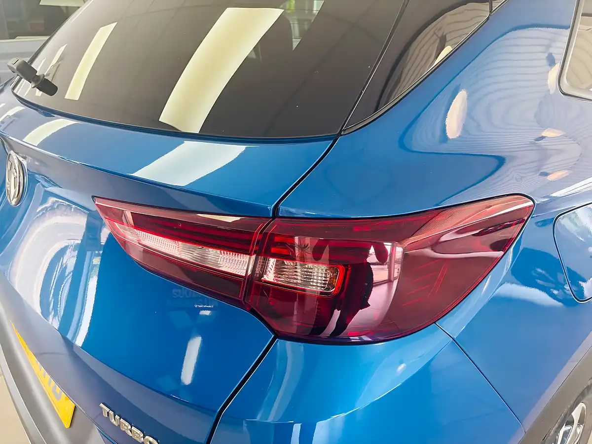 Used 2018 Vauxhall Grandland X Ultimate Blue - Interior and Exterior details 18