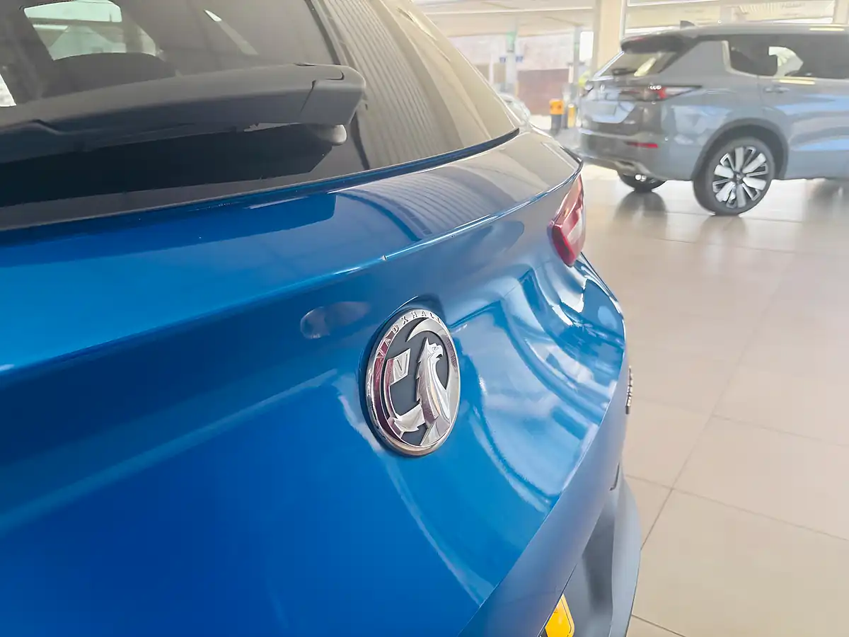 Used 2018 Vauxhall Grandland X Ultimate Blue - Interior and Exterior details 19
