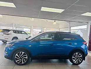 Used 2018 Vauxhall Grandland X Ultimate Blue - Interior and Exterior details 4