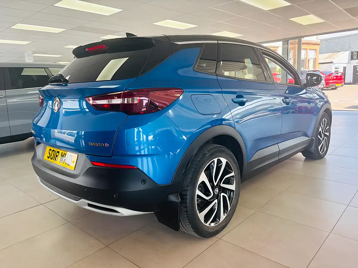 Used 2018 Vauxhall Grandland X Ultimate Blue - Interior and Exterior details 7