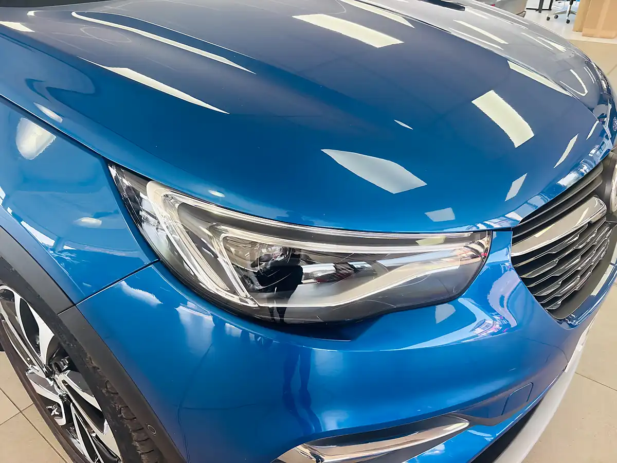 Used 2018 Vauxhall Grandland X Ultimate Blue - Interior and Exterior details 9