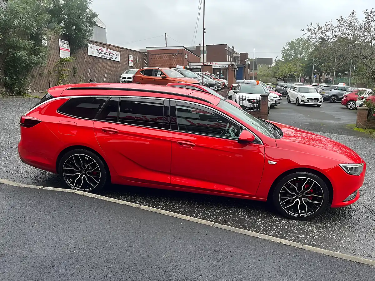 Used 2018 Vauxhall Insignia Design Red - Interior and Exterior details 2