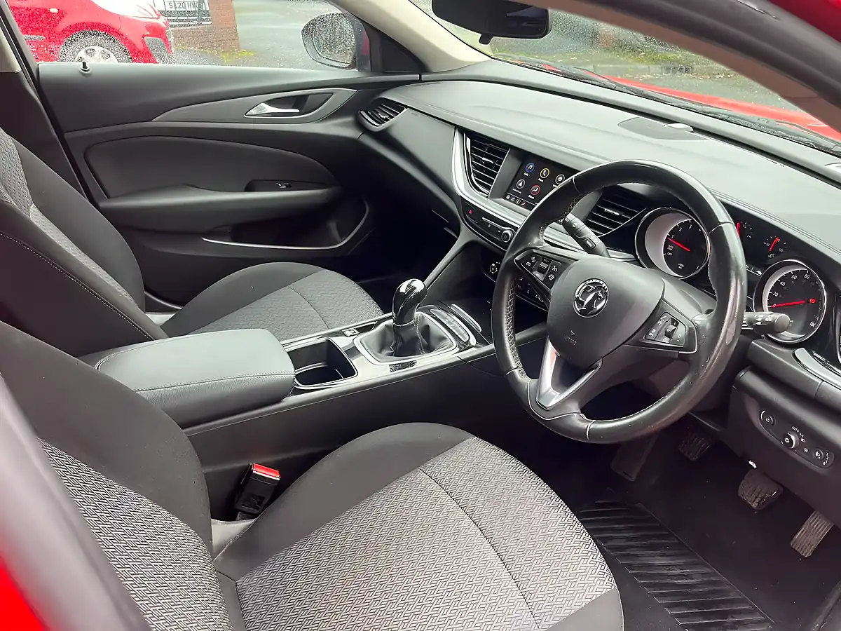 Used 2018 Vauxhall Insignia Design Red - Interior and Exterior details 9