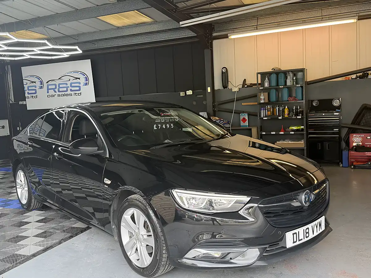 Used 2018 Vauxhall Insignia Sri Black - Interior and Exterior details 4