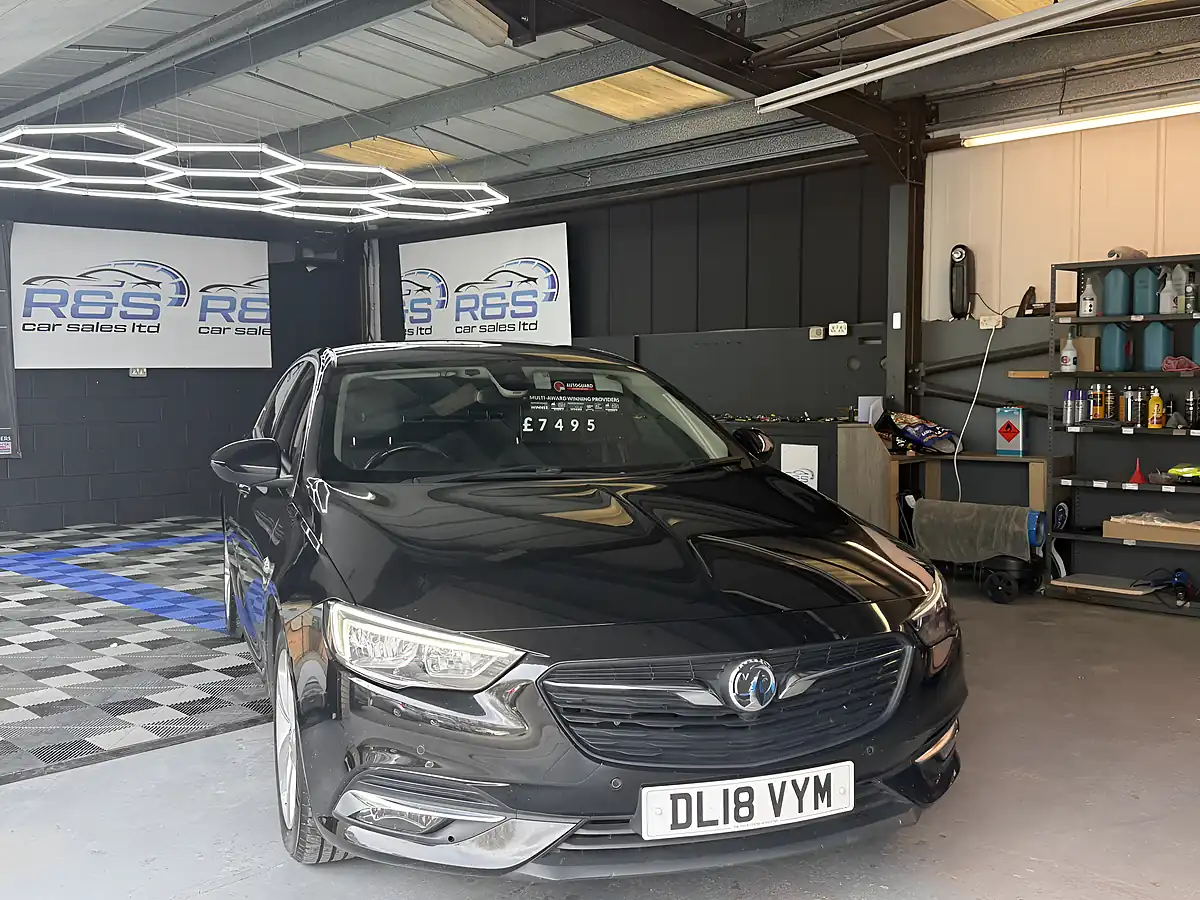 Used 2018 Vauxhall Insignia Sri Black - Interior and Exterior details 5