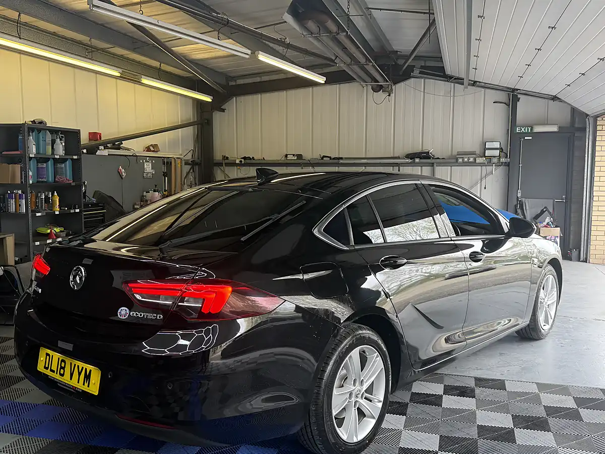 Used 2018 Vauxhall Insignia Sri Black - Interior and Exterior details 6