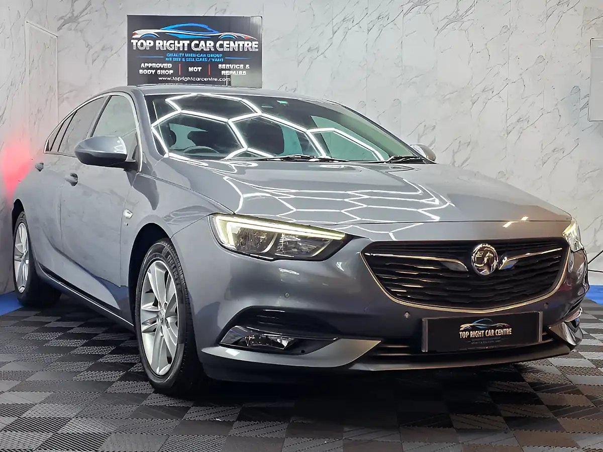 Used 2018 Vauxhall Insignia Sri Grand Sport Grey - Front View