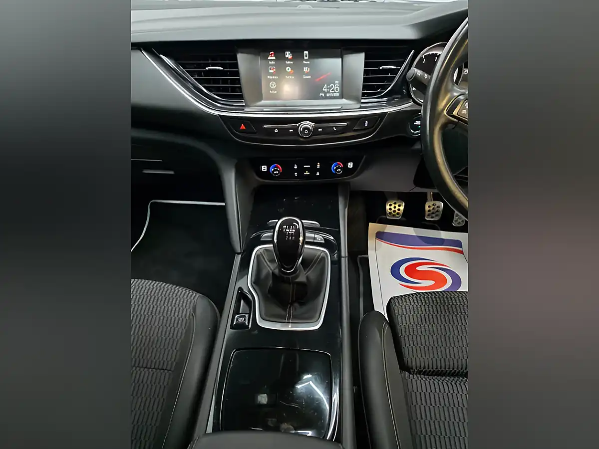 Used 2018 Vauxhall Insignia Sri Grand Sport Grey - Interior and Exterior details 12