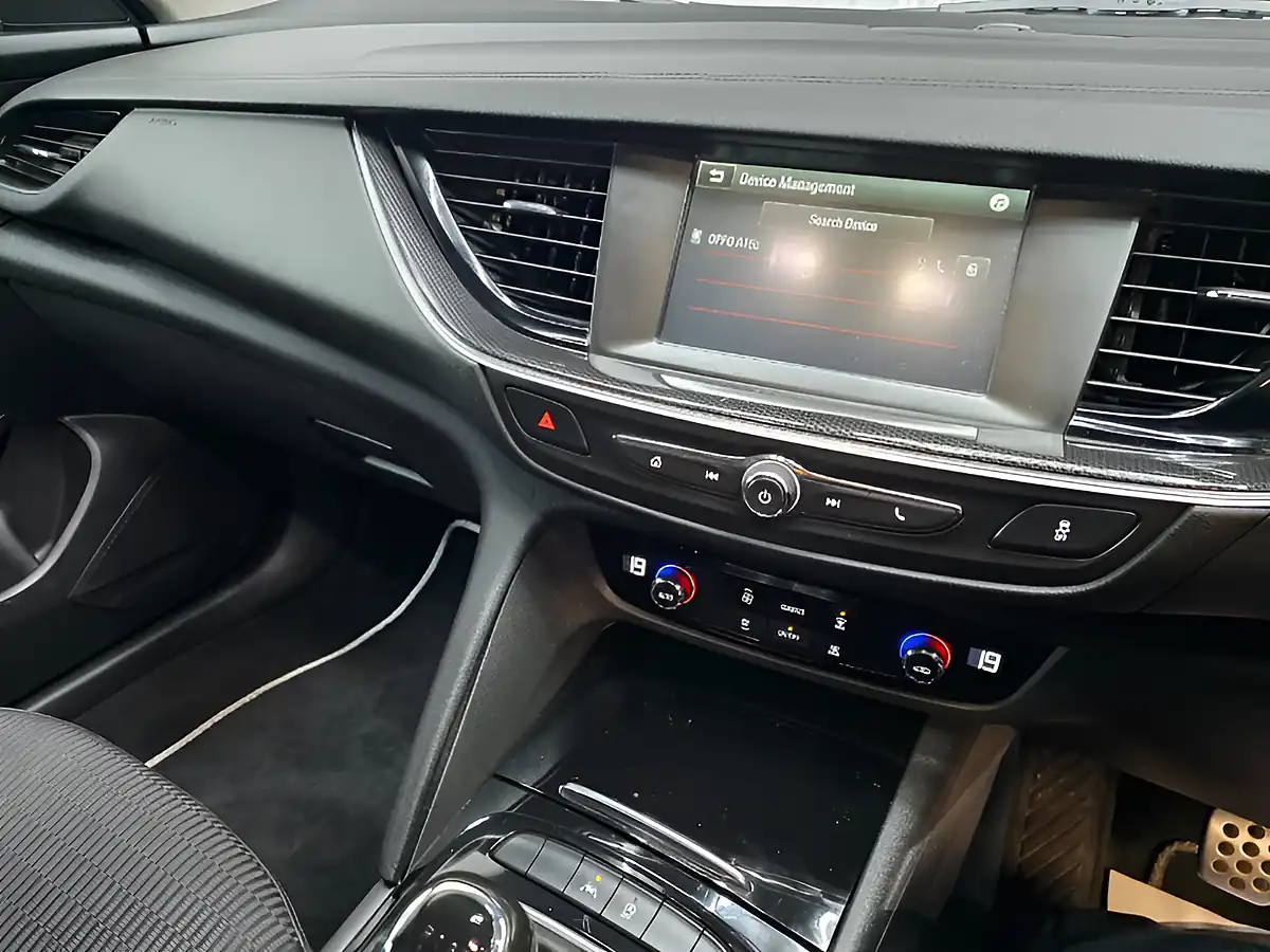 Used 2018 Vauxhall Insignia Sri Grand Sport Grey - Interior and Exterior details 15
