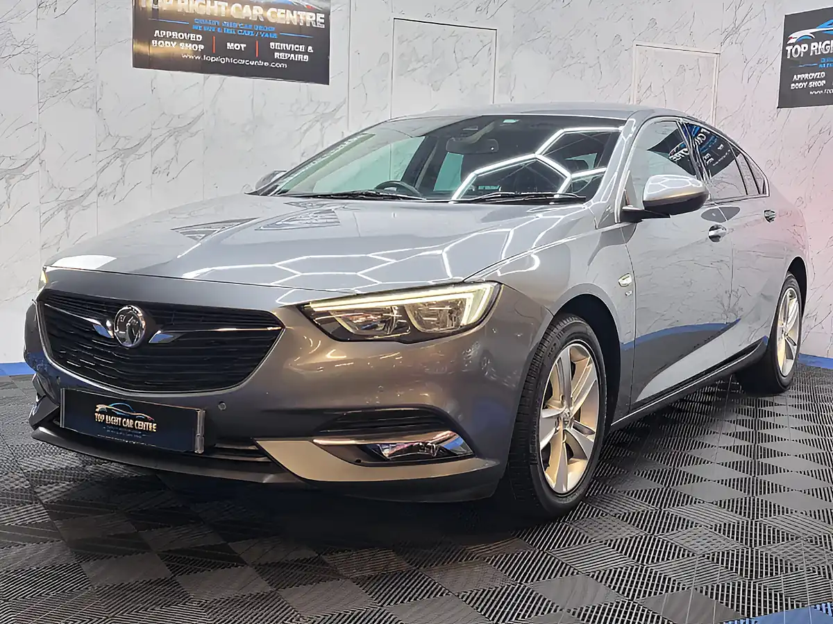 Used 2018 Vauxhall Insignia Sri Grand Sport Grey - Interior and Exterior details 4