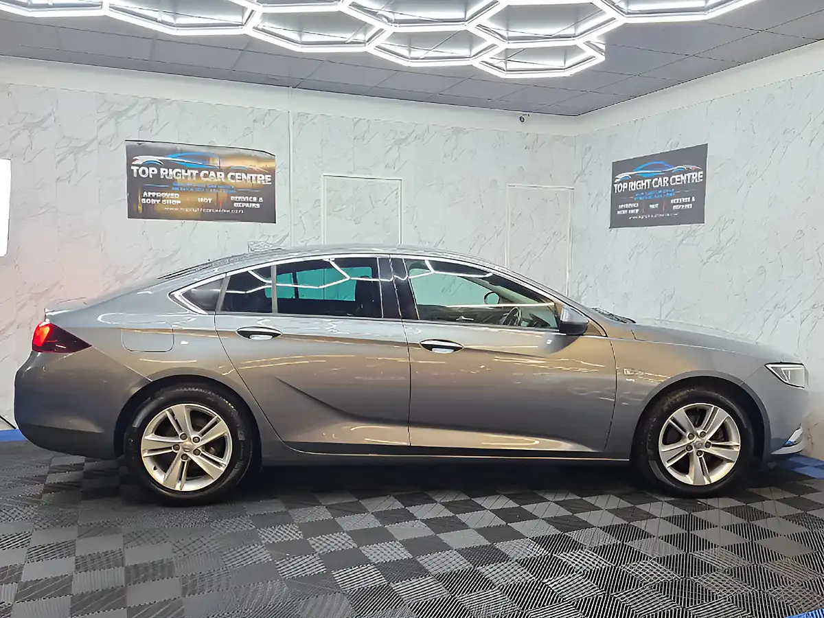 Used 2018 Vauxhall Insignia Sri Grand Sport Grey - Interior and Exterior details 7