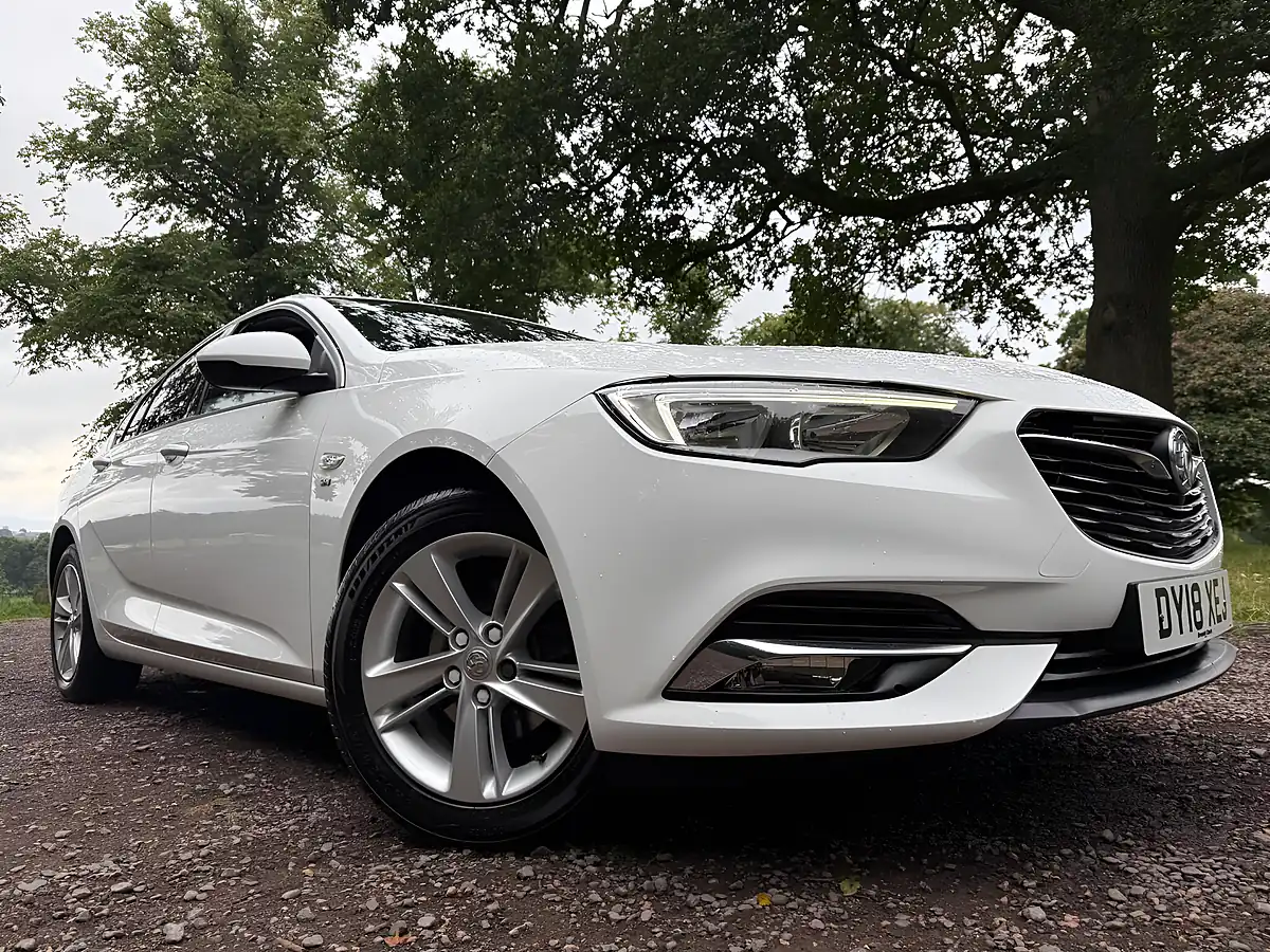 Used 2018 Vauxhall Insignia Sri Grand Sport White - Front View
