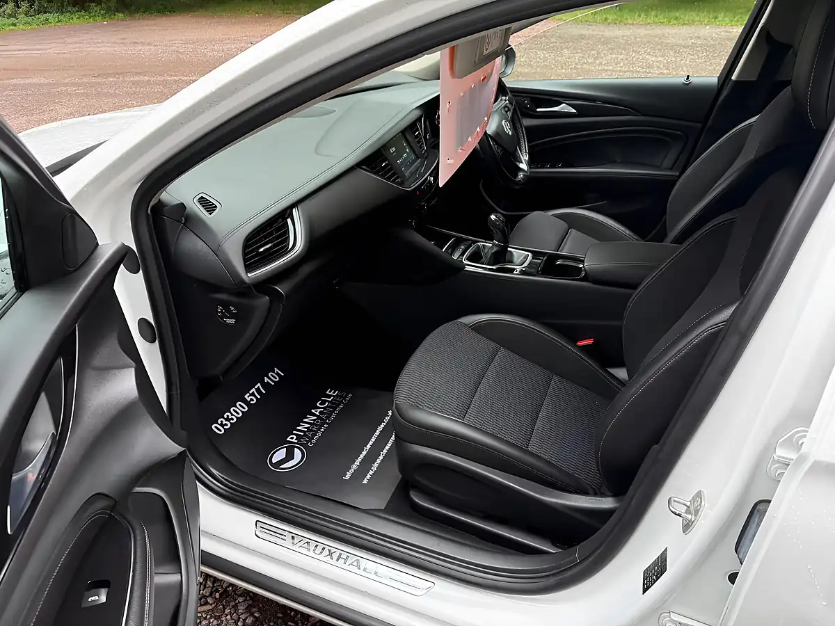 Used 2018 Vauxhall Insignia Sri Grand Sport White - Interior and Exterior details 11