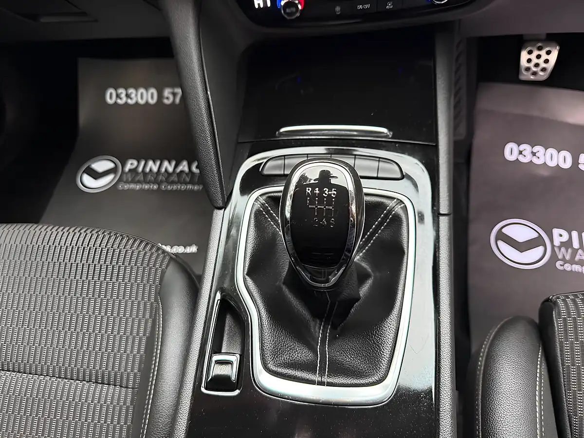 Used 2018 Vauxhall Insignia Sri Grand Sport White - Interior and Exterior details 19
