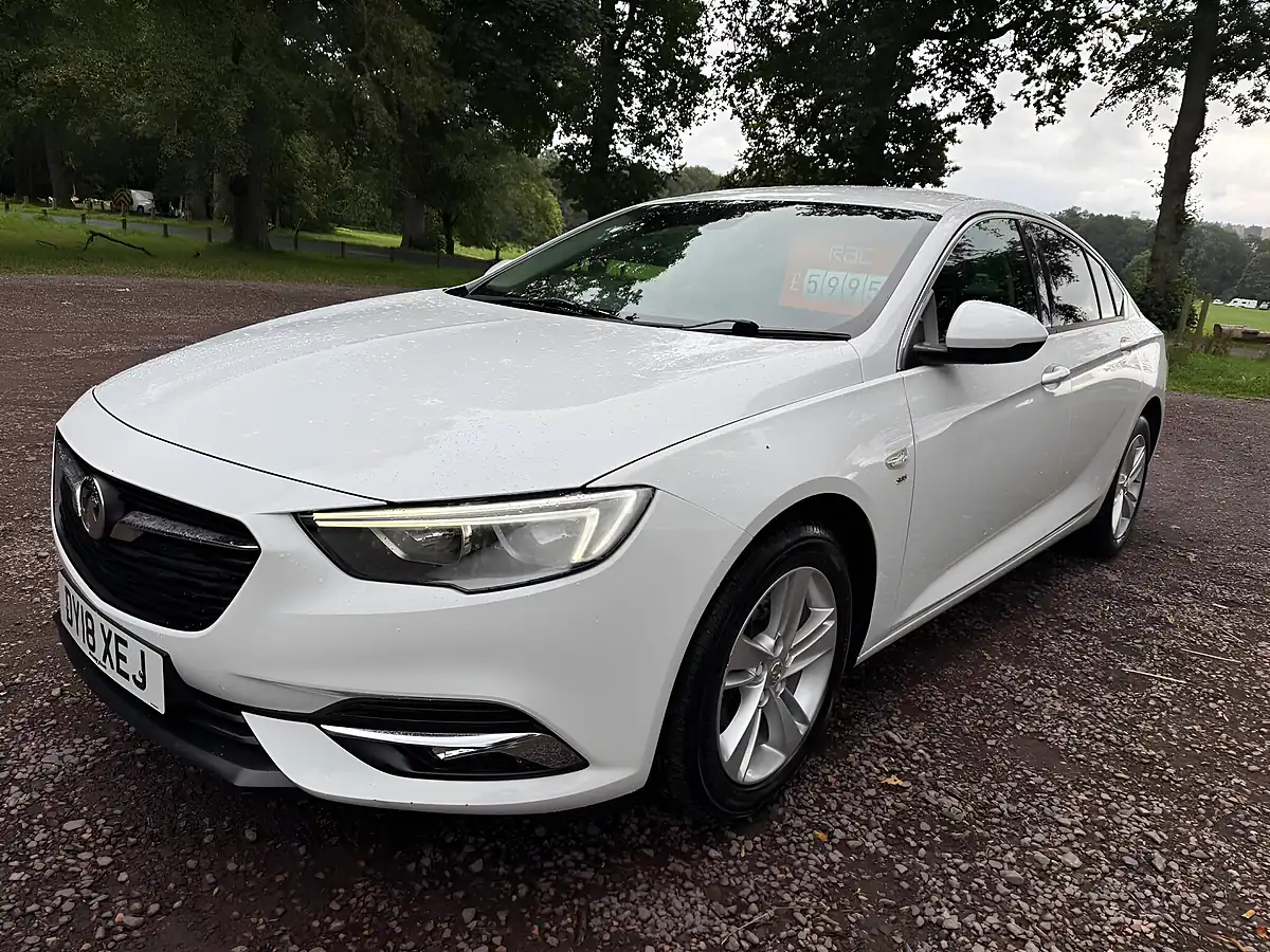 Used 2018 Vauxhall Insignia Sri Grand Sport White - Interior and Exterior details 4