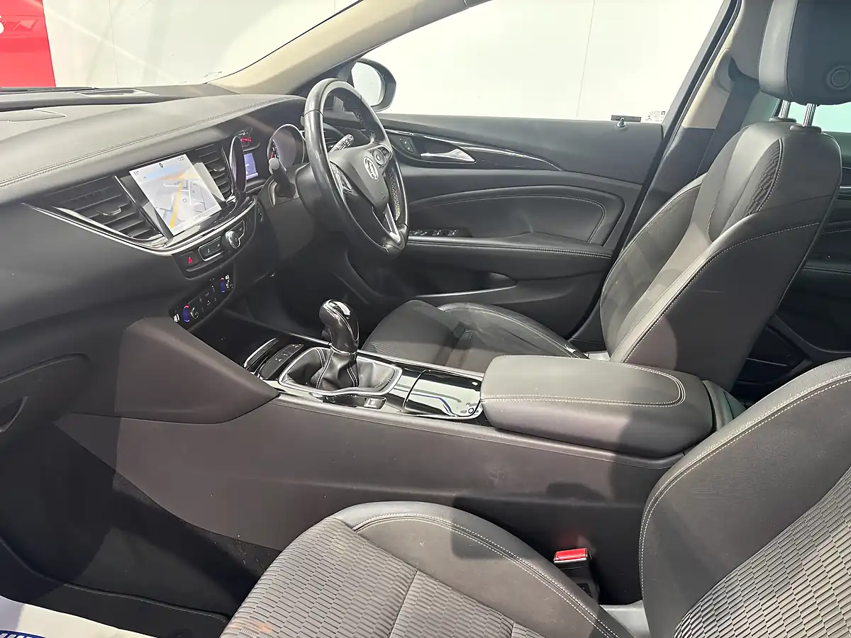 Used 2018 Vauxhall Insignia Sri Nav Dark Moon Blue - Interior and Exterior details 12