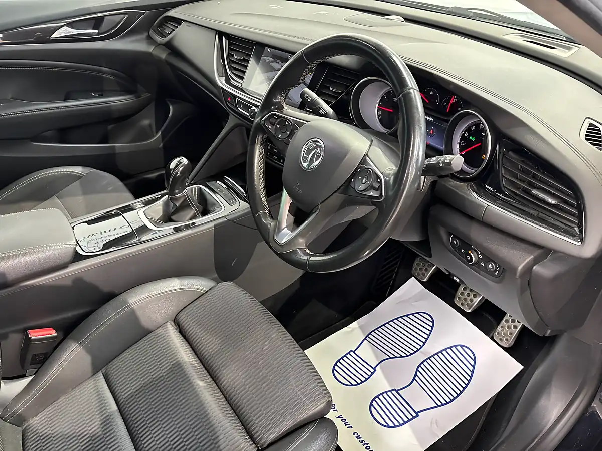 Used 2018 Vauxhall Insignia Sri Nav Dark Moon Blue - Interior and Exterior details 13