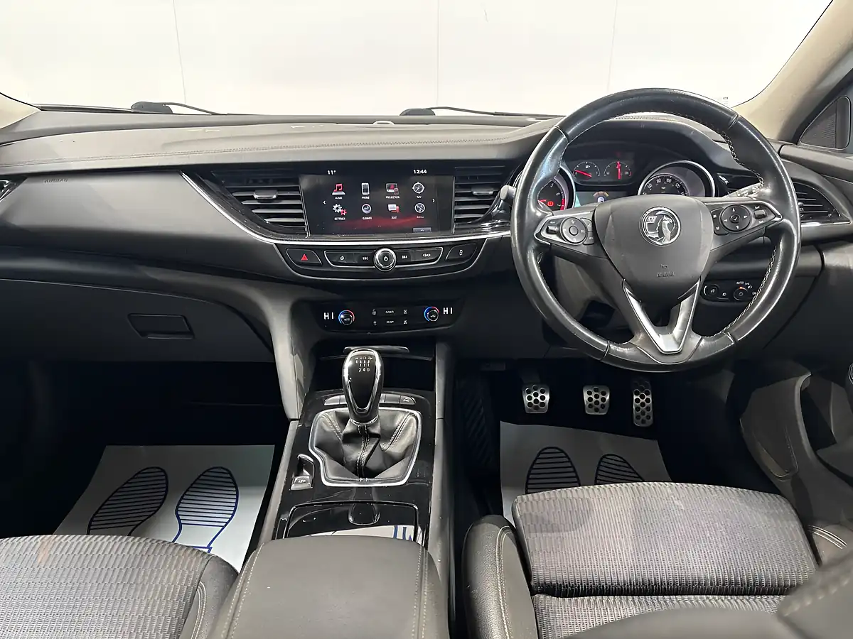 Used 2018 Vauxhall Insignia Sri Nav Dark Moon Blue - Interior and Exterior details 15