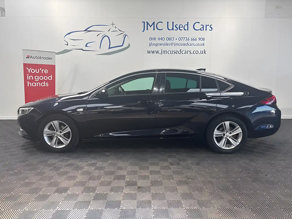 Used 2018 Vauxhall Insignia Sri Nav Dark Moon Blue - Interior and Exterior details 2