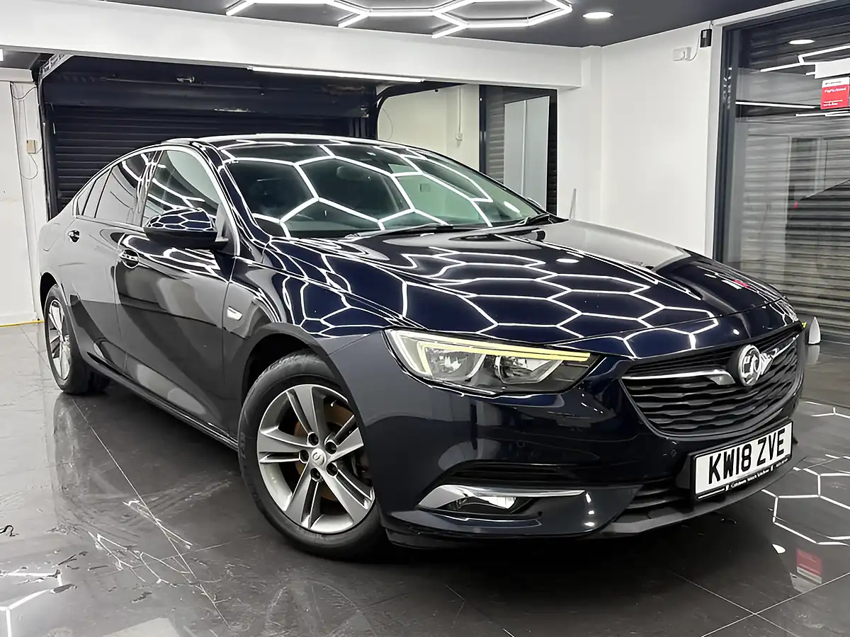 Used 2018 Vauxhall Insignia Sri Nav Grand Sport Blue - Front View
