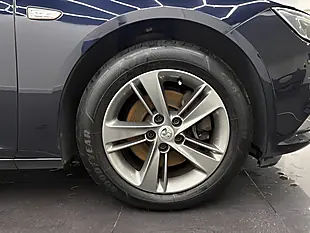 Used 2018 Vauxhall Insignia Sri Nav Grand Sport Blue - Interior and Exterior details 10