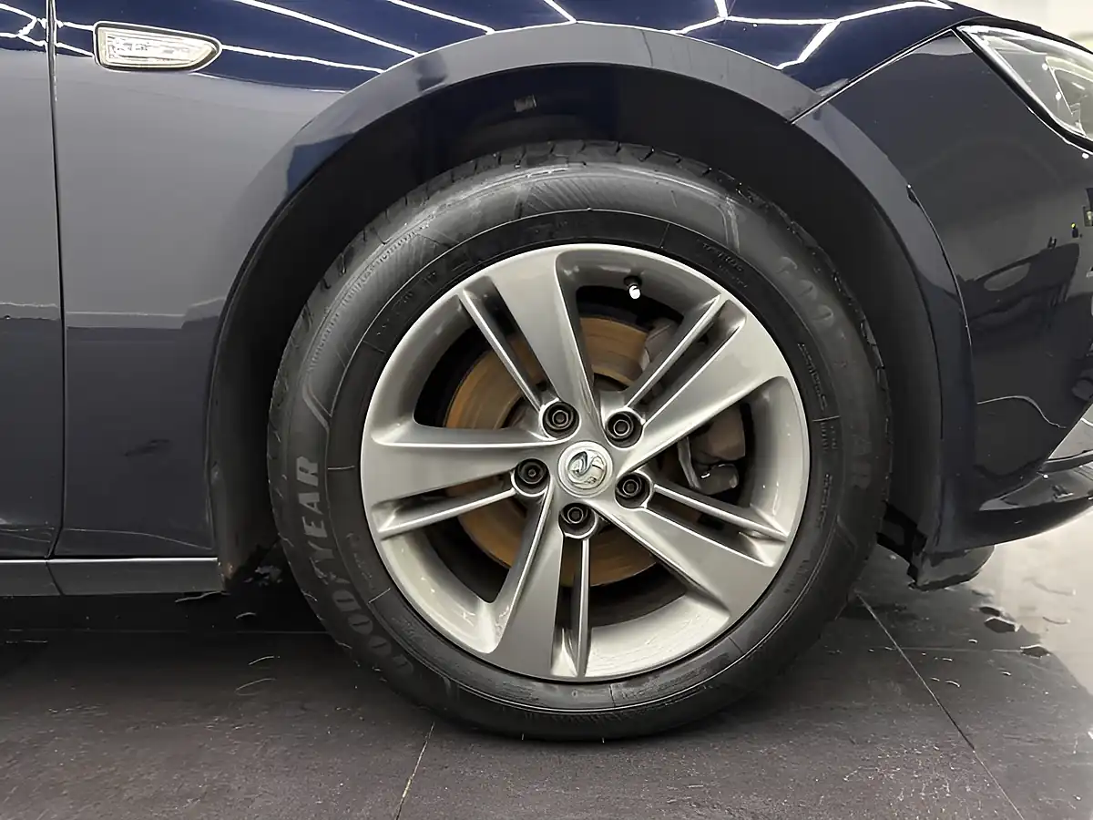Used 2018 Vauxhall Insignia Sri Nav Grand Sport Blue - Interior and Exterior details 10