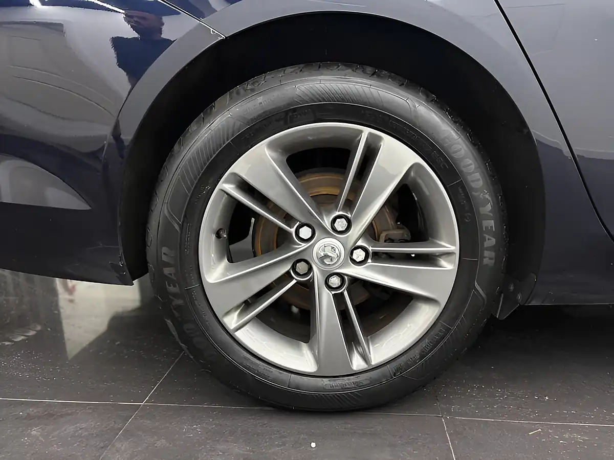 Used 2018 Vauxhall Insignia Sri Nav Grand Sport Blue - Interior and Exterior details 15