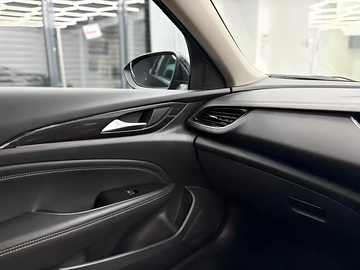 Used 2018 Vauxhall Insignia Sri Nav Grand Sport Blue - Interior and Exterior details 20
