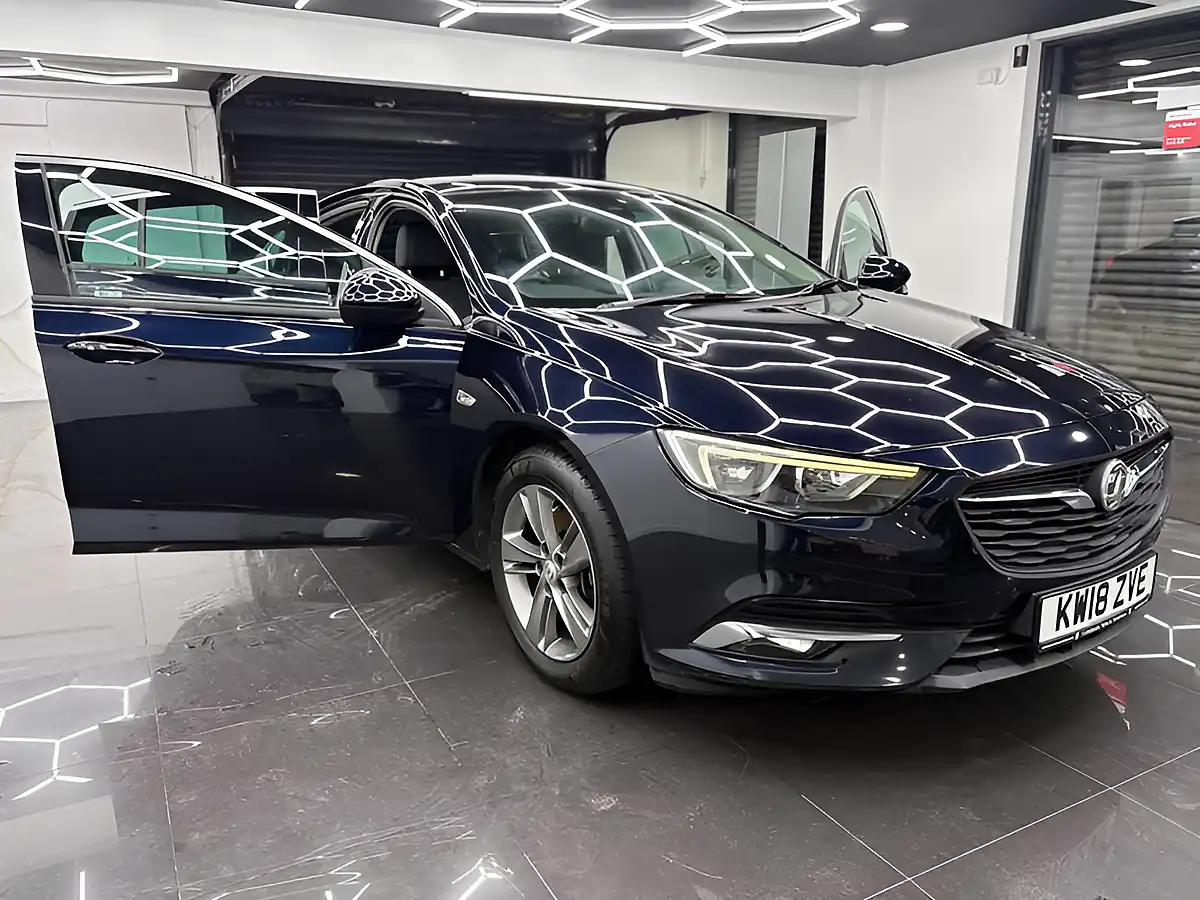 Used 2018 Vauxhall Insignia Sri Nav Grand Sport Blue - Interior and Exterior details 5
