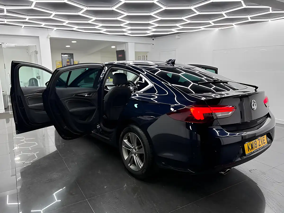 Used 2018 Vauxhall Insignia Sri Nav Grand Sport Blue - Interior and Exterior details 8