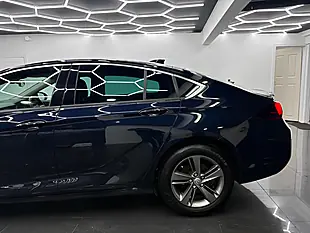 Used 2018 Vauxhall Insignia Sri Nav Grand Sport Blue - Interior and Exterior details 9