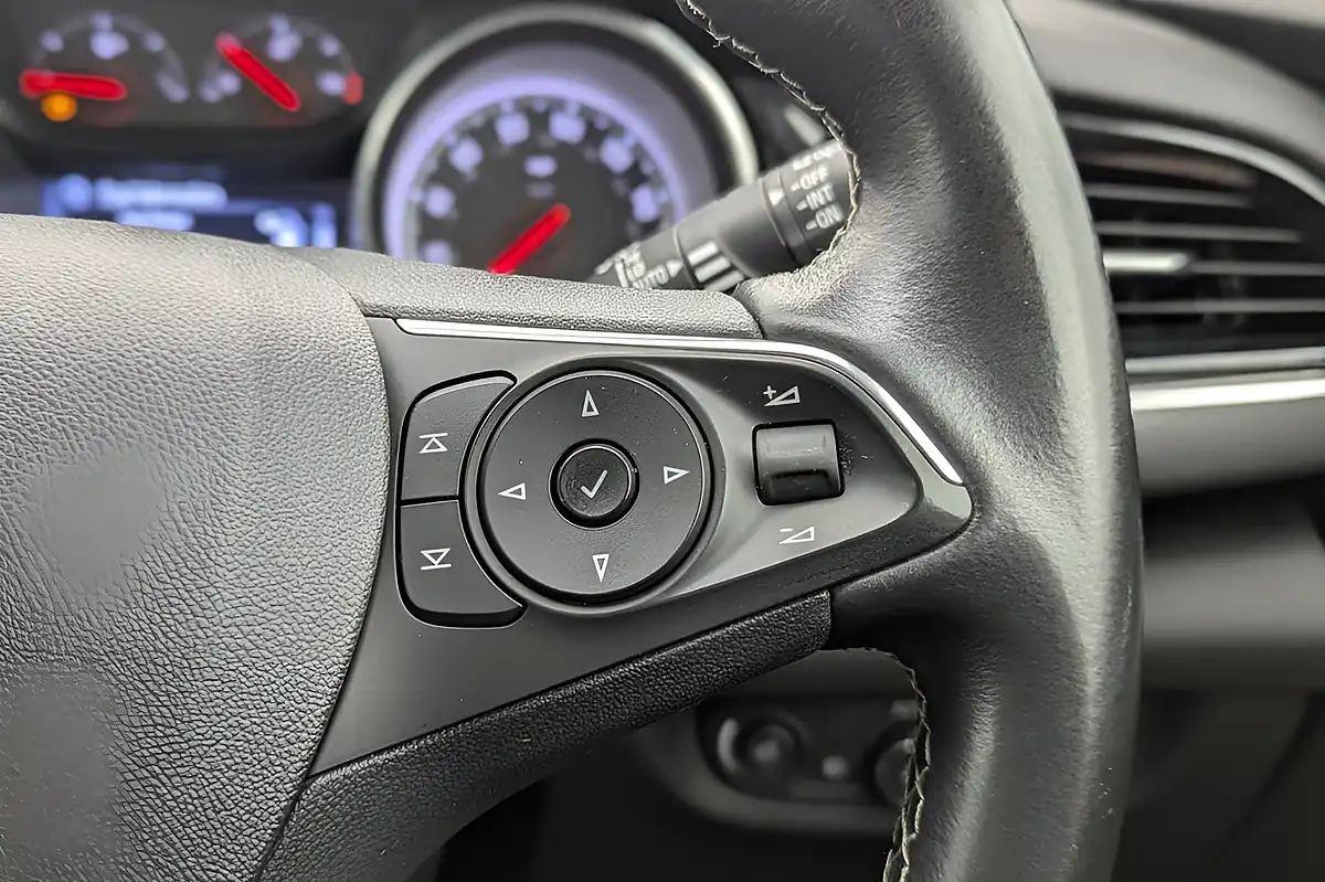 Used 2018 Vauxhall Insignia Sri Nav Grand Sport Grey - Interior and Exterior details 15