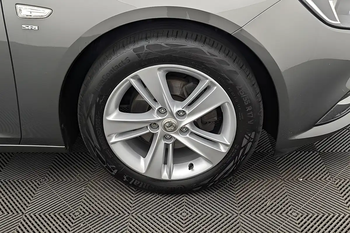Used 2018 Vauxhall Insignia Sri Nav Grand Sport Grey - Interior and Exterior details 19