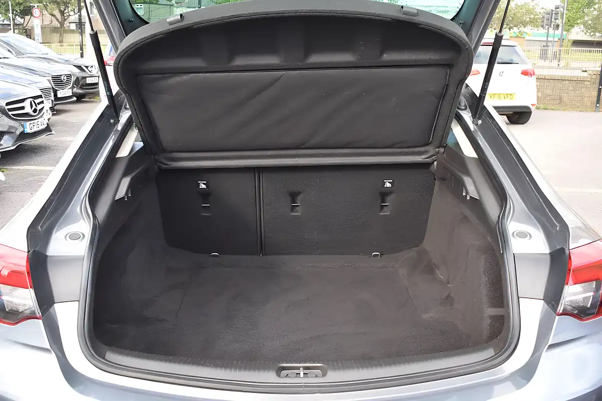 Used 2018 Vauxhall Insignia Sri Nav Grand Sport Grey - Interior and Exterior details 10