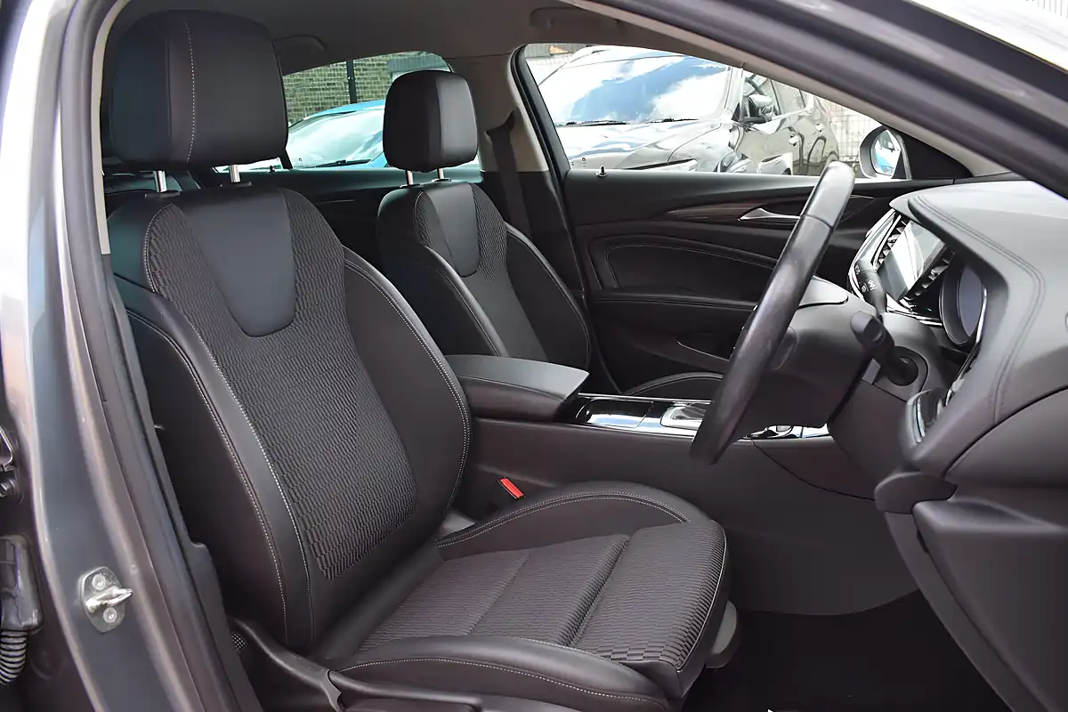 Used 2018 Vauxhall Insignia Sri Nav Grand Sport Grey - Interior and Exterior details 8