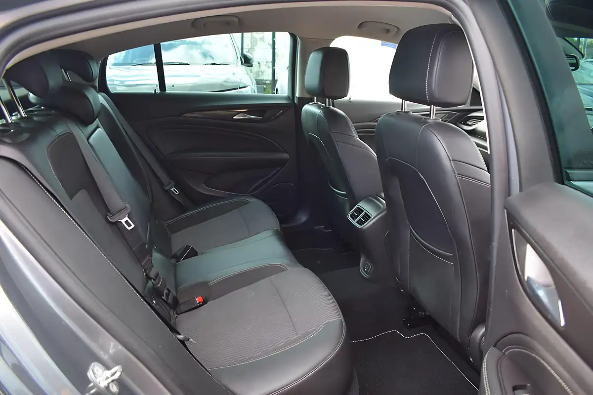 Used 2018 Vauxhall Insignia Sri Nav Grand Sport Grey - Interior and Exterior details 9