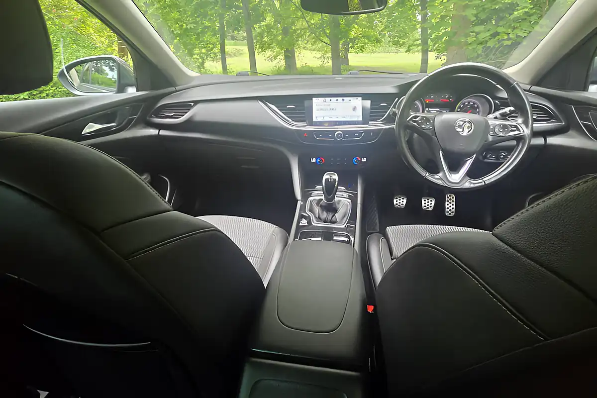 Used 2018 Vauxhall Insignia Sri Nav Grey - Interior and Exterior details 12