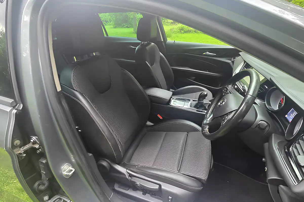 Used 2018 Vauxhall Insignia Sri Nav Grey - Interior and Exterior details 14