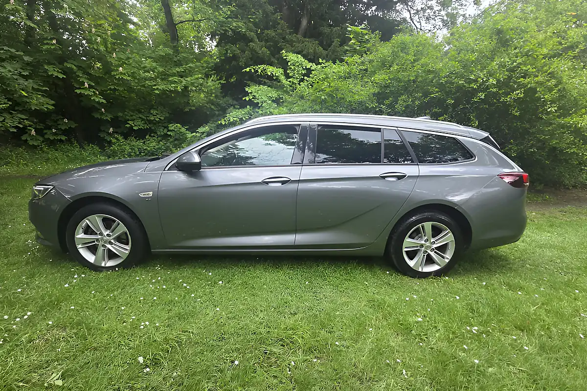 Used 2018 Vauxhall Insignia Sri Nav Grey - Interior and Exterior details 4