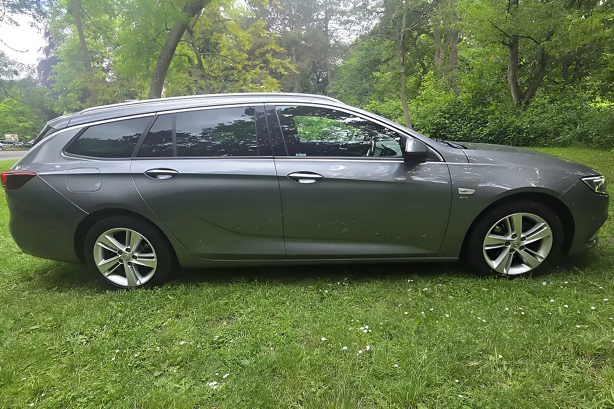 Used 2018 Vauxhall Insignia Sri Nav Grey - Interior and Exterior details 8