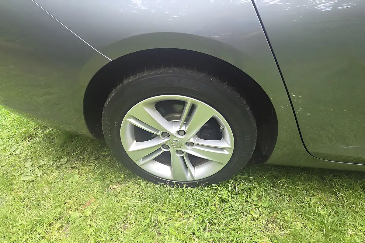 Used 2018 Vauxhall Insignia Sri Nav Grey - Interior and Exterior details 9