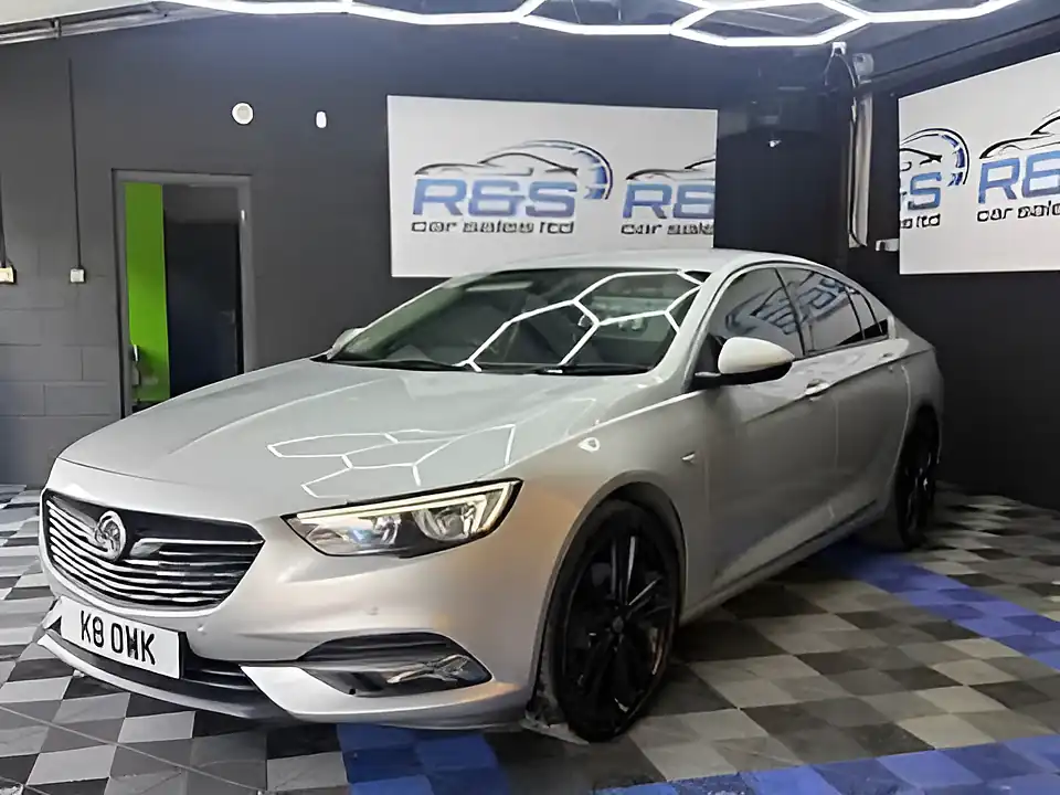 Used 2018 Vauxhall Insignia Sri Nav Silver - Interior and Exterior details 10